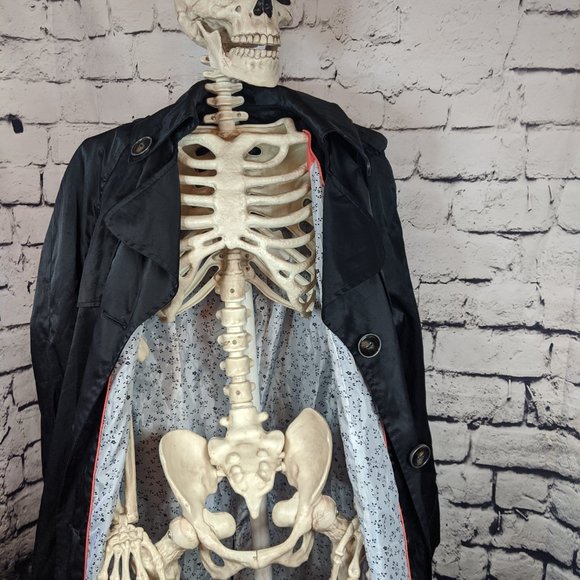 GREEN WITH ENVY Button Down Raincoat - Picture 4 of 6